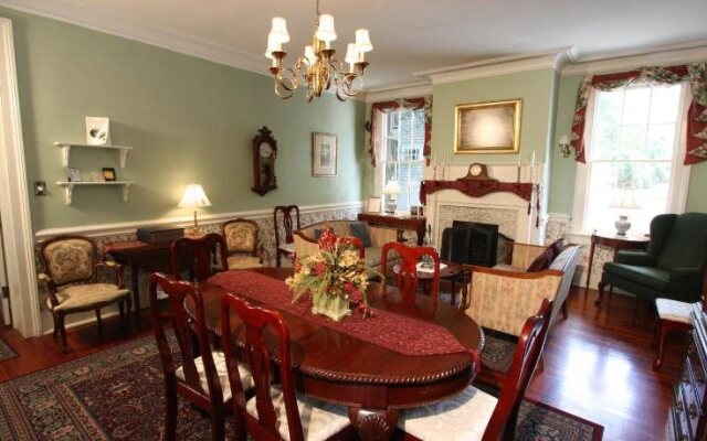 The Cannonboro Inn