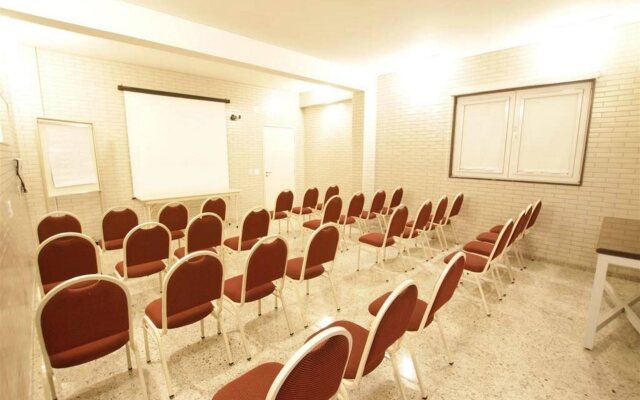 Hotel Confiance Batel