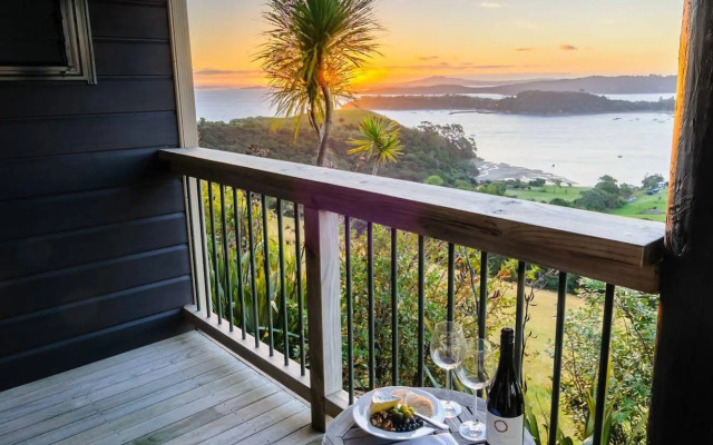 Te Whau Lodge