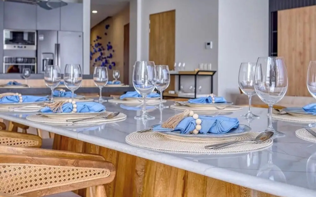 Luxury Oceanfront 3 BR Condo With Balcony