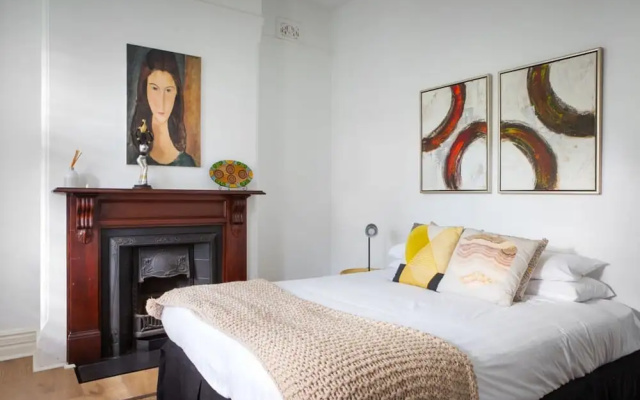 Elegant 3-bed Heritage House With Swimming Pool – Guest Rooms – Sydney