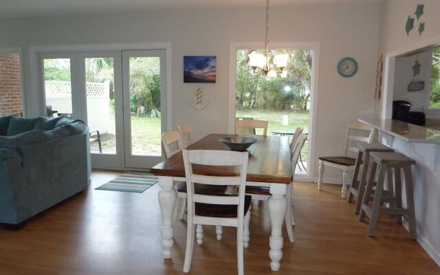 SEA LA VIE by Jekyll Realty