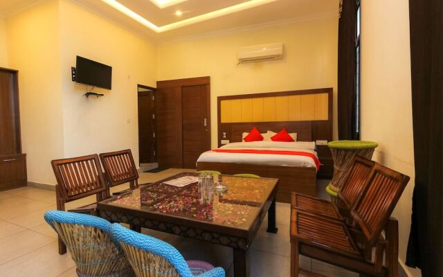 OYO 26596 Hotel Ambika