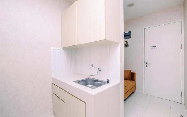 Cozy 1BR at Sentul Tower Apartment