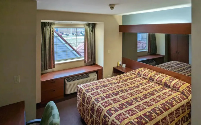 St Clair Inn and Suites