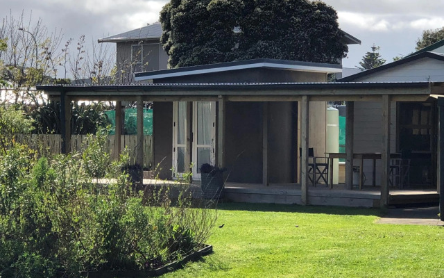 @Taradise-Opunake - eco-friendly Coastal hideaway