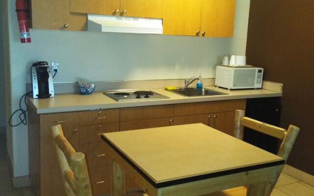 Sisters Inn And Suites