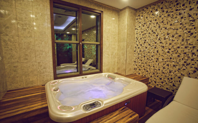 Vivaldi CE Gold Hotel