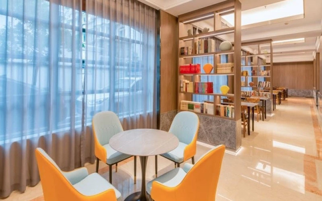 Rezen Select - Ningbo Railway Station, Tianyi Square