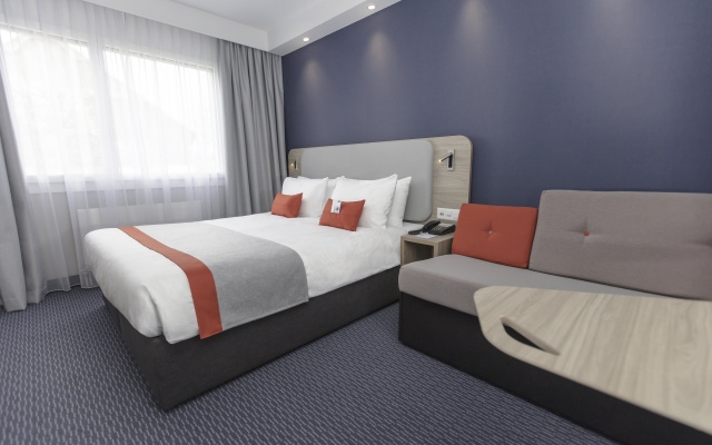 Holiday Inn Express Luzern - Neuenkirch by IHG – Guest Rooms – Neuenkirch