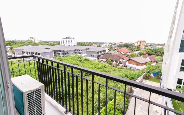 Locals Prio ChiangMai Central Airport Plaza
