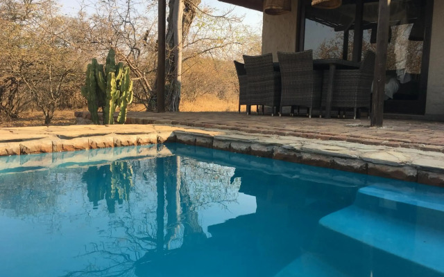 Giraffe Lodge