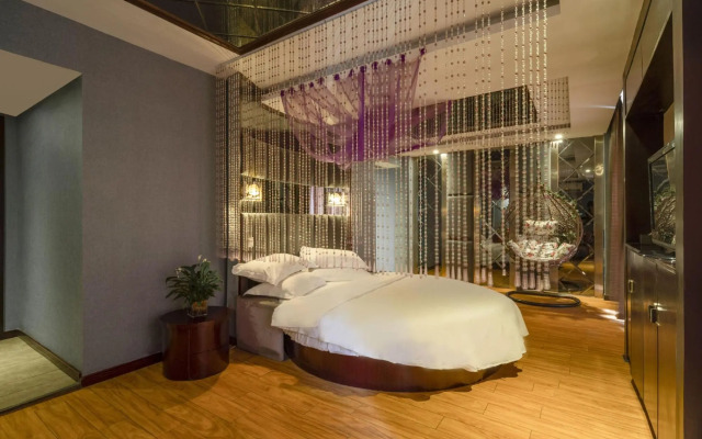 Mianyang Liangyuan Sanguo Culture Hotel
