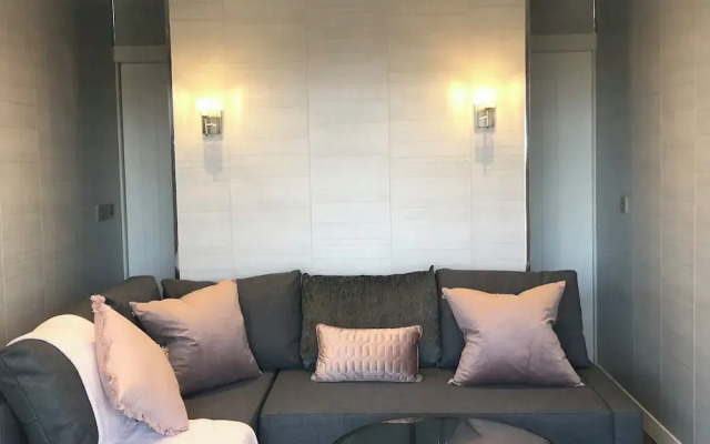 The Boatyard Glamping Lodges-fairline Lodge