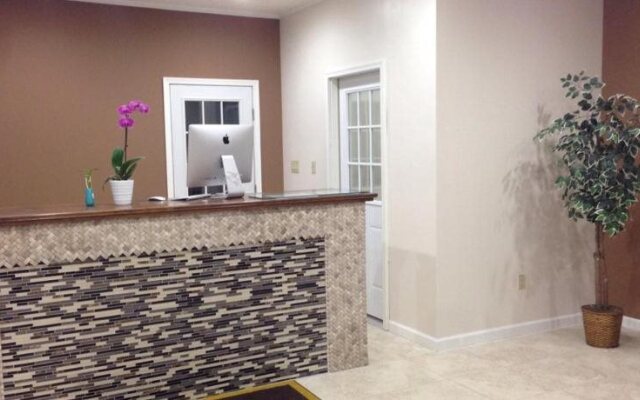 All Suites Inn Budget Host