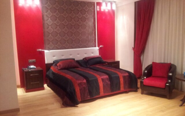 Deluxe Hotel and Spa