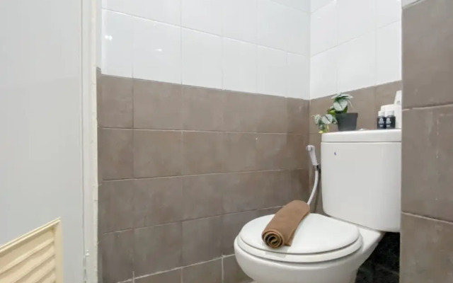 Combined 1Br With Extra Room Apartment At Green Pramuka City