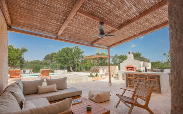 TD Trullo Titiro w Wine Cellar Vineyard Pool