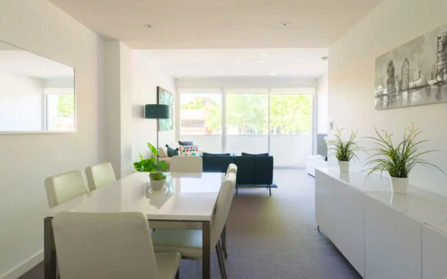 Adelaide CBD Stylish Gem WIFI Parking