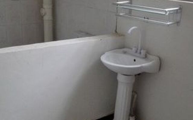 Kaifeng Yaxuange Apartment