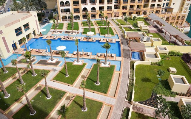 Maison Privee - Exclusive Apt with Seafront Views over Palm Jumeirah