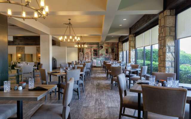 Embassy Suites by Hilton Tulsa I-44