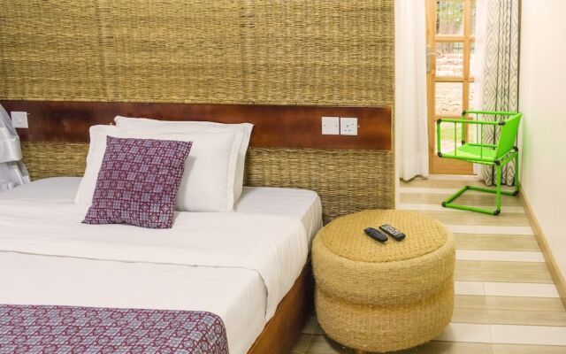 Tooro Fairway Hotel