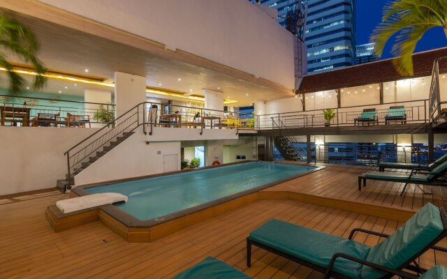 Pinnacle Lumpinee Park Hotel