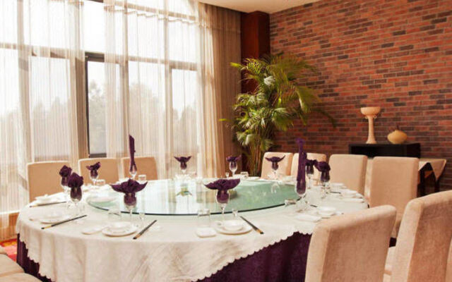 Kunming Maple Palace Hotel