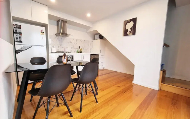 Rosie Townhouse at Gordon - Prime Location