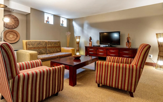 African Sky Hotels - Pine Lake Inn