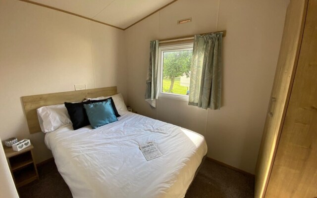 A Stunning Spacious Holiday Caravan at Seawick