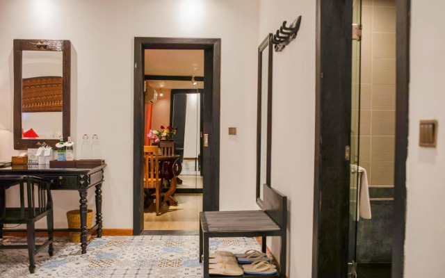 La Rose Suites