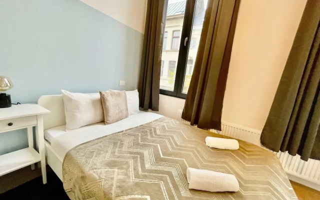 Luxury 2BR 2BA Near Fashion District by Oneluxstay