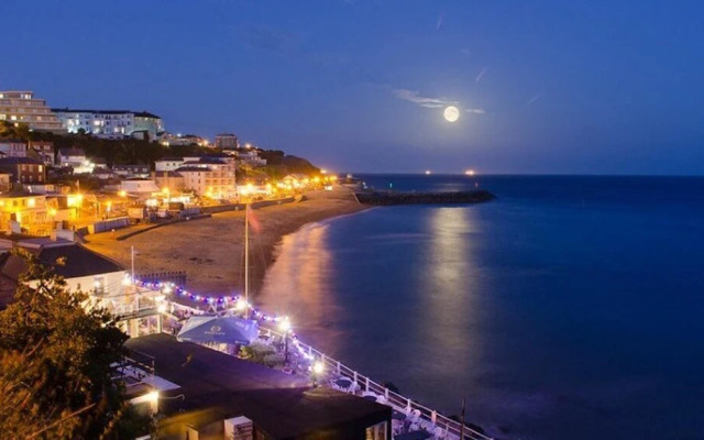 Captivating 3-bed House in Ventnor