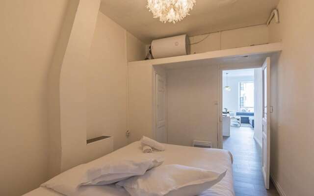 Superb bright and spacious apt in Marseille