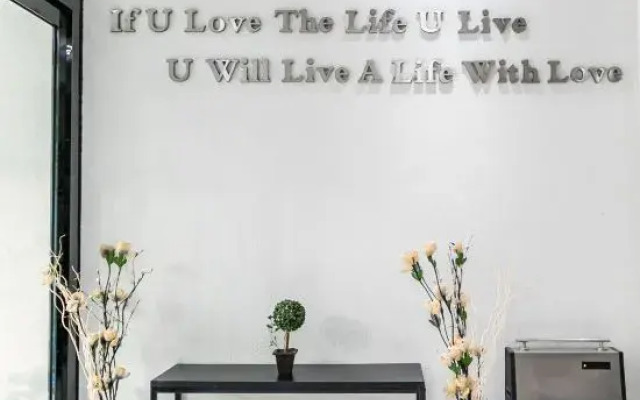 Liv Hotel