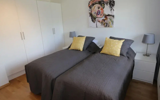 Sentral 3 roms top leilighet med gratis parkering