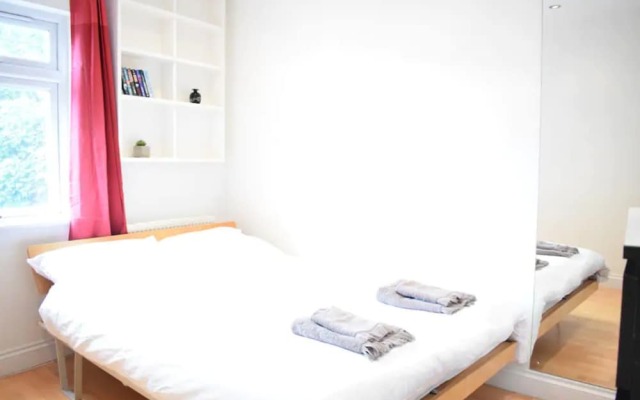 Spacious 2 Bedroom Apartment in Trendy Dalston