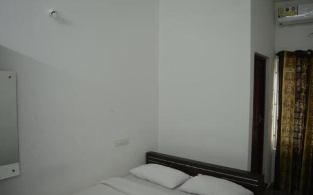 Tripstays 4085