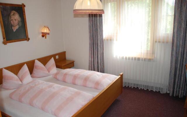 Appartment and Taxi Tirana