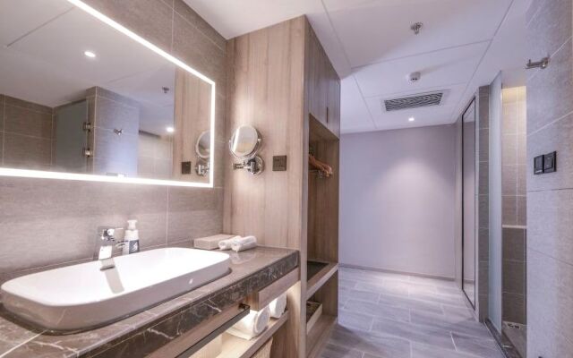 Atour Hotel Nanjing Road Small White Building Tianjin