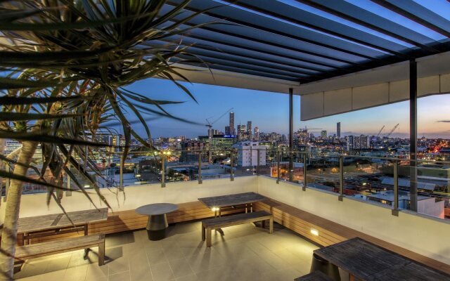 Code Apartments