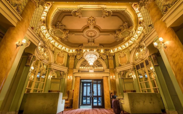 Wolcott Hotel