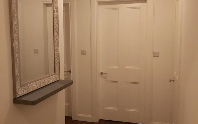 Bright, Modern and Stylish 2 Bedroom Apartment