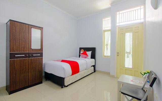 OYO 1355 Griya Wismono Homestay