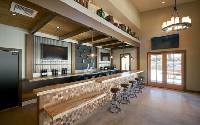 Cava Robles RV Resort