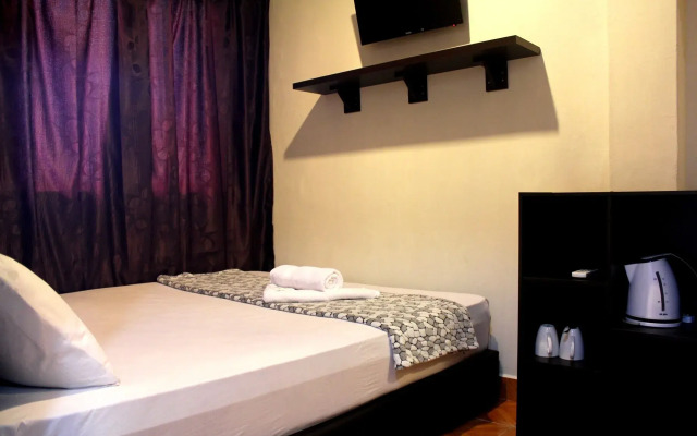 OYO 43927 Sassana Hotel (Sanitized Stay)