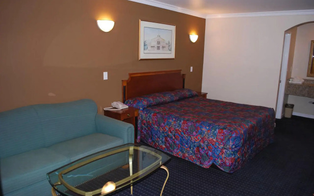 Walnut Inn & Suites West Covina