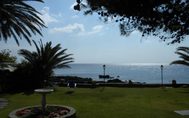 Arathena Rocks Hotel